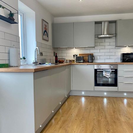 Modern 2 Bed Apartment/Free Parking/Near City/Self-Check In Handsworth 外观 照片